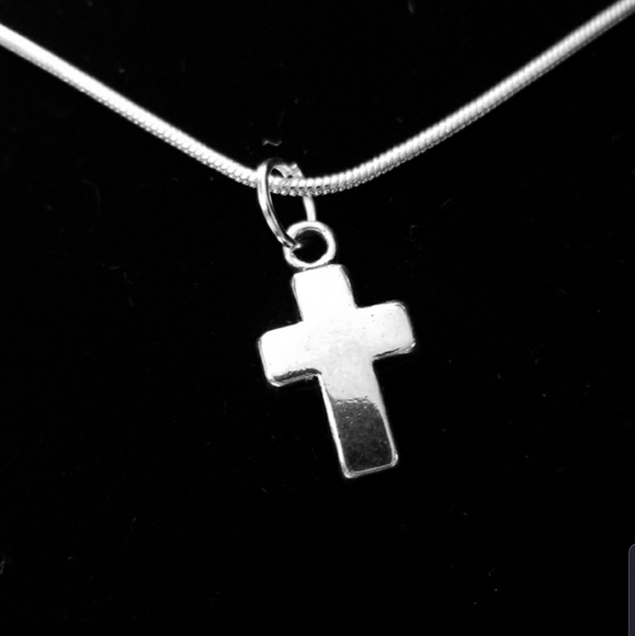 Dainty Chunky Silver Cross .925 Sterling Silver Necklace - Picture 1 of 2